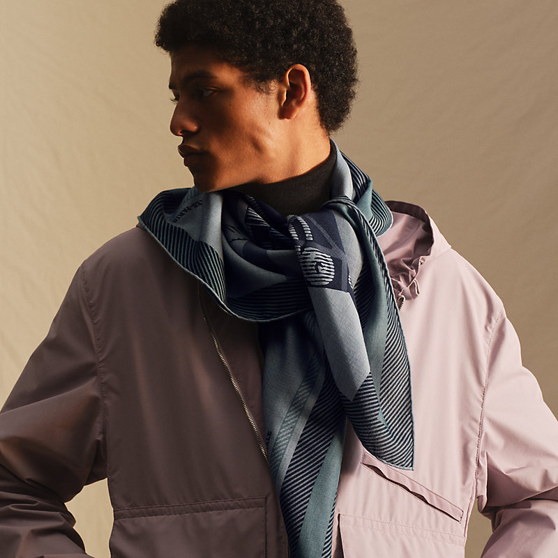 Cheval a la Couverture Spirale scarf 100 - Blue | Hermès Greece